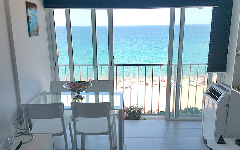 Apartament a primera línia de mar