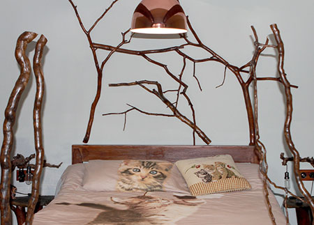 Tourist rental apartment Borreda - Handmade bed made of wood