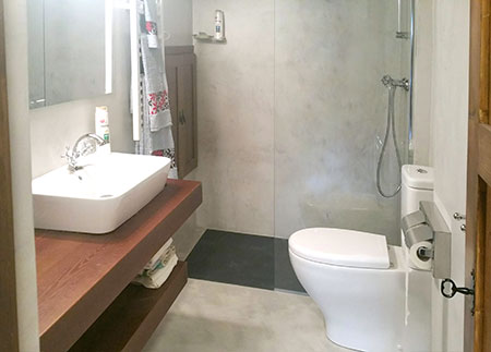 Appartement de location touristique à Borredà - Salle de bain entièrement équipée