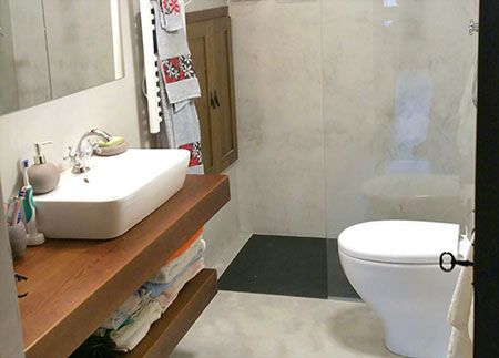 Appartement de location touristique à Borredà - Salle de bain entièrement équipée