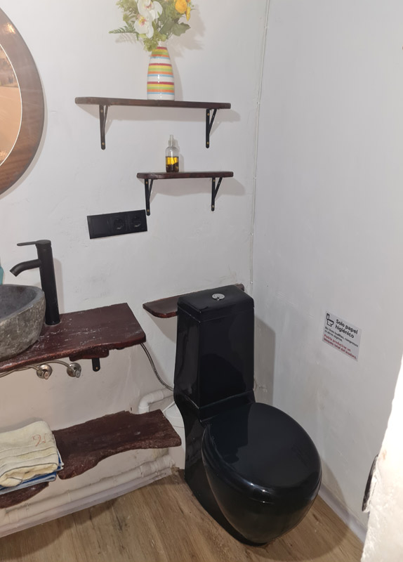Apartamento rural con encanto en Borredà - baño completo