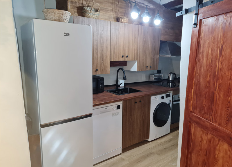 Apartamento rural con encanto en Borredà - cocina totalmente equipada