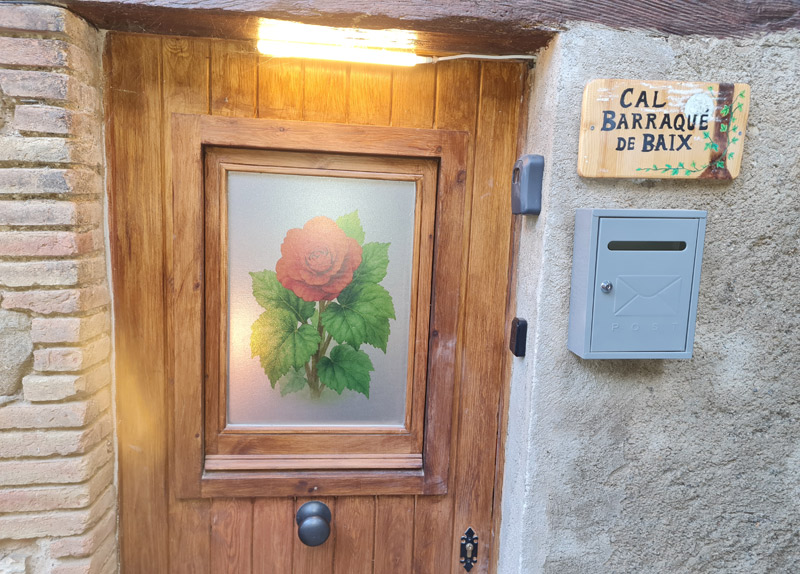 Apartamento rural con encanto en Borredà - puerta de entrada