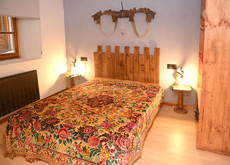 Adapted apartment Berguedà - Separate room with double bed
