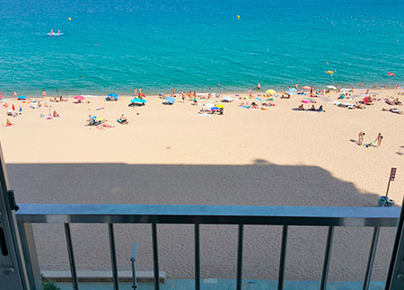 Tourist rental loft design Platja d'Aro - Direct views of the beach