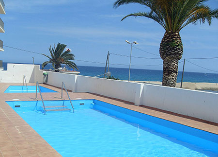 Alquiler turístico loft diseño Playa de Aro con piscina