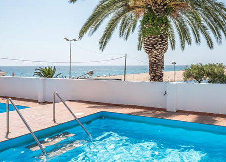 Lloguer turístic loft disseny Platja d´Aro amb piscina