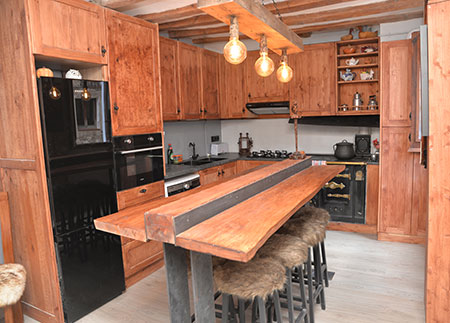 Apartment for tourist rental Pobla de Lillet - Fully equipped rustic kitchen