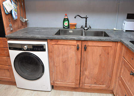 Appartement en location touristique Pobla de Lillet - Évier lave-vaisselle et laveuse sécheuse