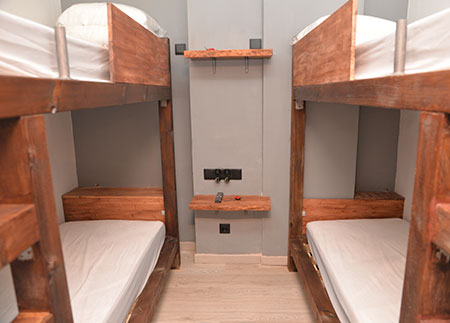 Appartement en location touristique Pobla de Lillet - Chambre avec deux lits superposés