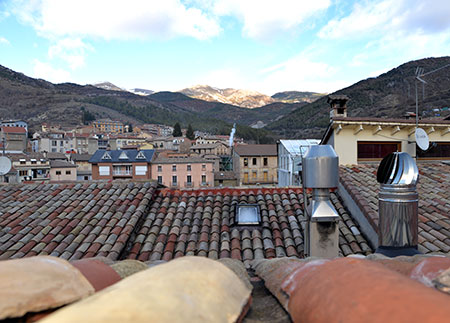 Apartment for tourist rental Pobla de Lillet - Views from the attic