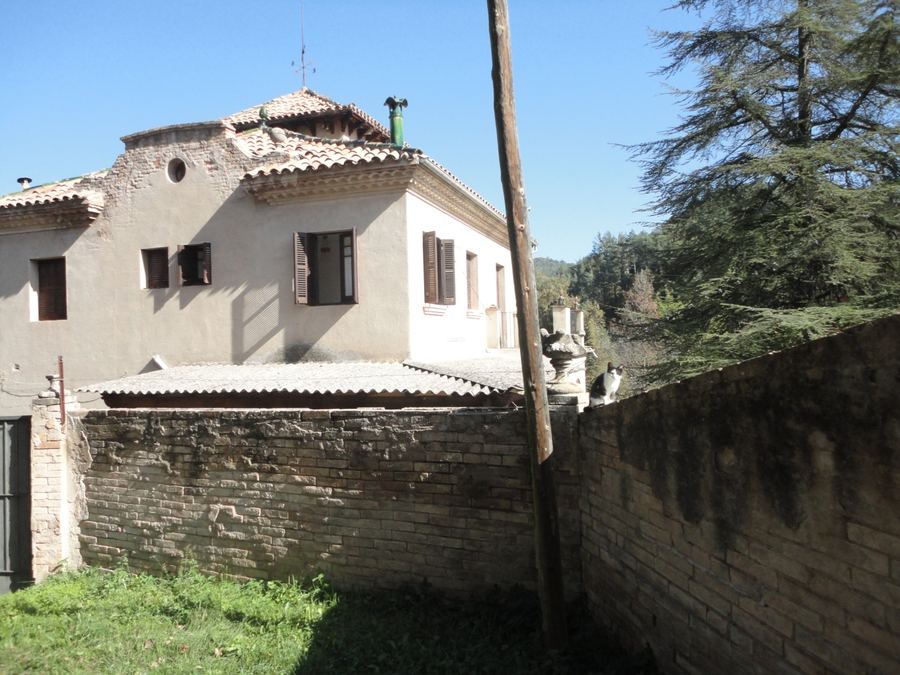 La Torre, the house with a tower beside the Pont de la Ribera, Borredà