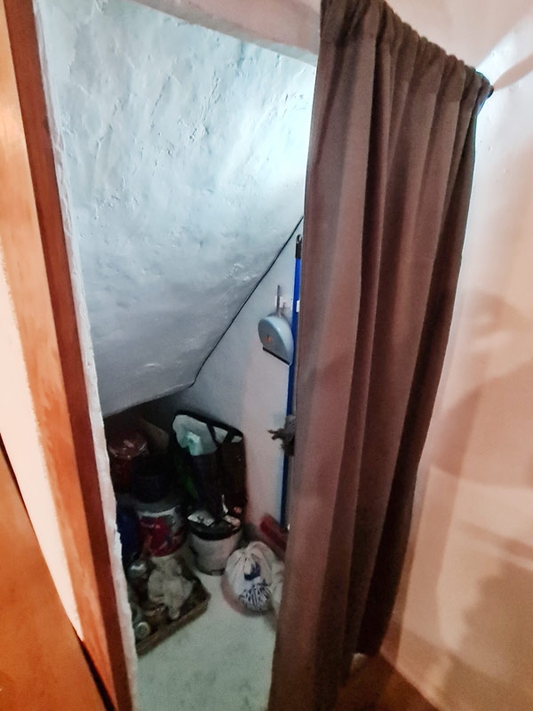 Tríplex Cal Barraqué de Dalt en Borredà - cuarto de utensilios de limpieza