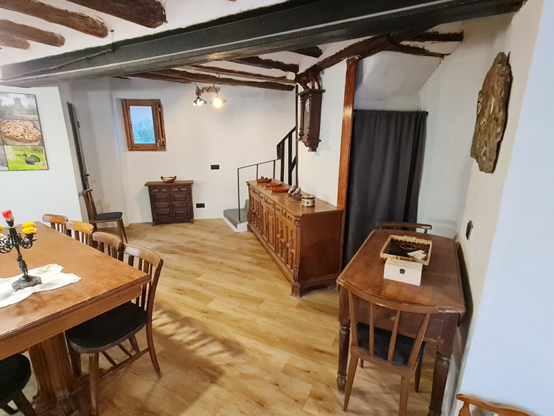 Tríplex Cal Barraqué de Dalt en Borredà - salón comedor de la planta baja