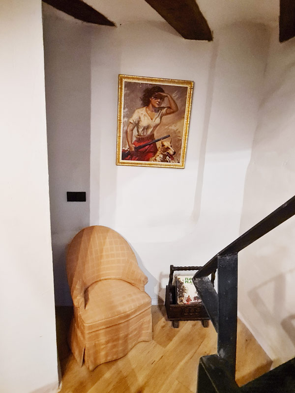 Tríplex Cal Barraqué de Dalt en Borredà - rincón de lectura de la primera planta