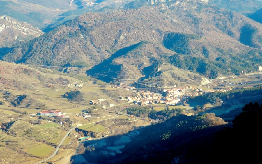 La Pobla de Lillet and the vall de Lillet seen from the Mirador Joan Casanova at Falgars